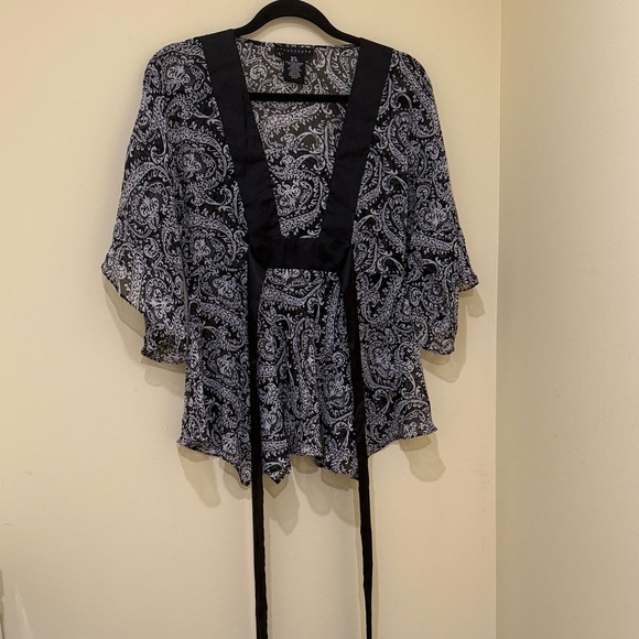 Chic Paisley Tie-Front or Tie back Blouse women’s 3/4 Sleeve top Size S (6-8) - Picture 3 of 16